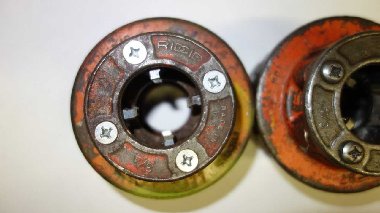 LOT OF 2 RIDGID 3/4 IN PLASTIBOND DIES - HAND TOOLS
