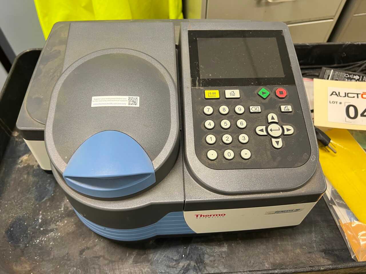 Thermo Scientific Genesys 30 visible spectrophotometer - LAB & SCIENTIFIC