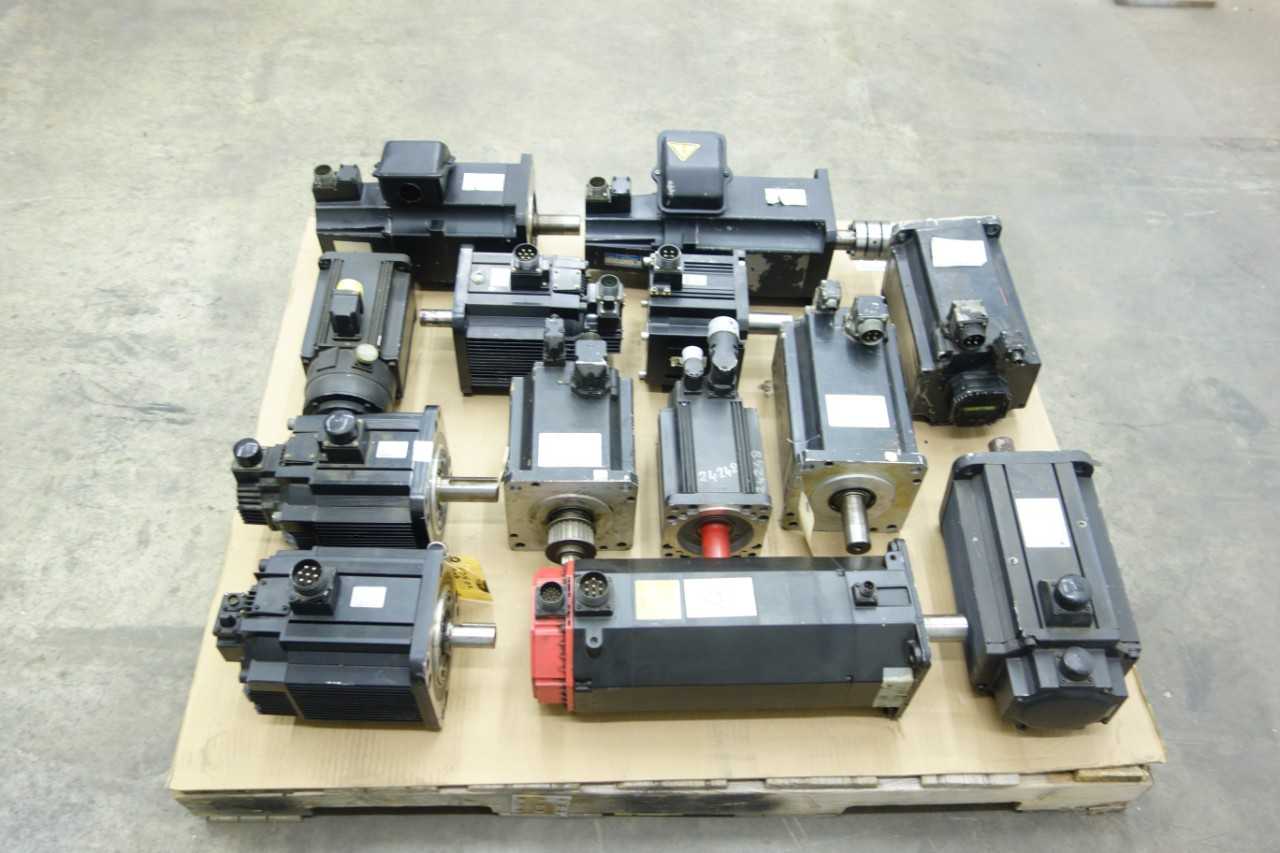 PALLET OF SERVO MOTORS - SERVO