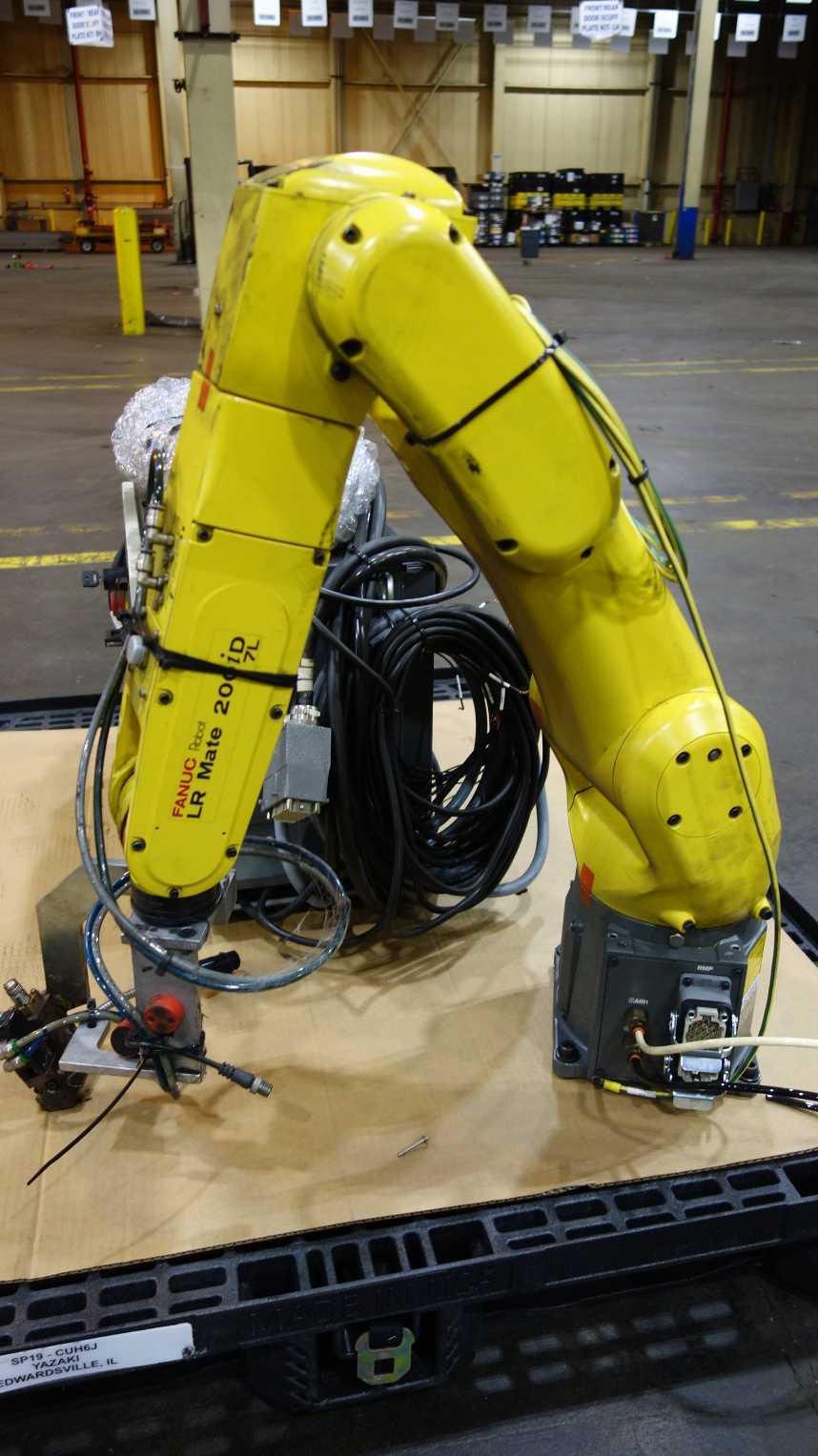 FANUC LR MATE 200ID/7L R-30IB LONG REACH ROBOT, A05B-2651-B021 CONTROLLER, A05B-2255-C105 TEACH PENDANT, A05B-1142-B301 TYPE - INDUSTRIAL ROBOTS