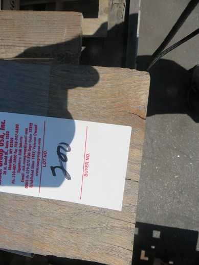 All wood and pallets in pictures, LOT - MISCELLANEOUS