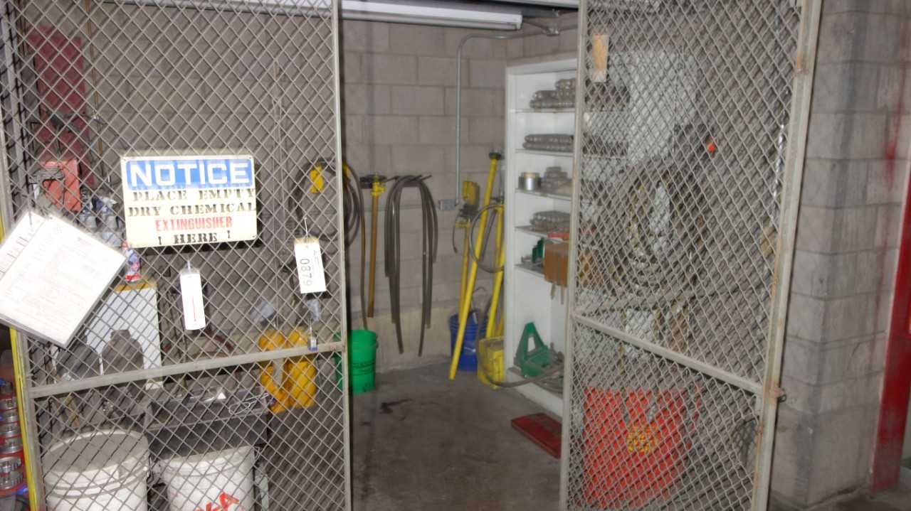 CONTENTS OF ROOM - PARTS CLEANER, TOOLS, CABINETS - MISCELLANEOUS