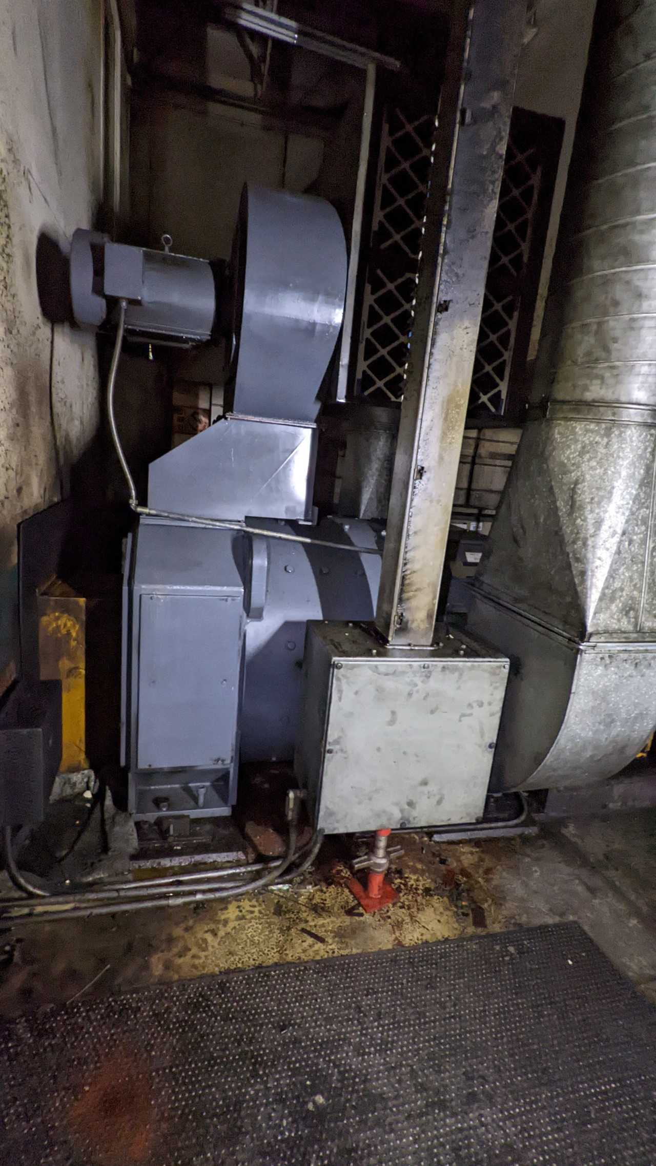 General Electric 700 HP Motor - ELECTRIC MOTORS