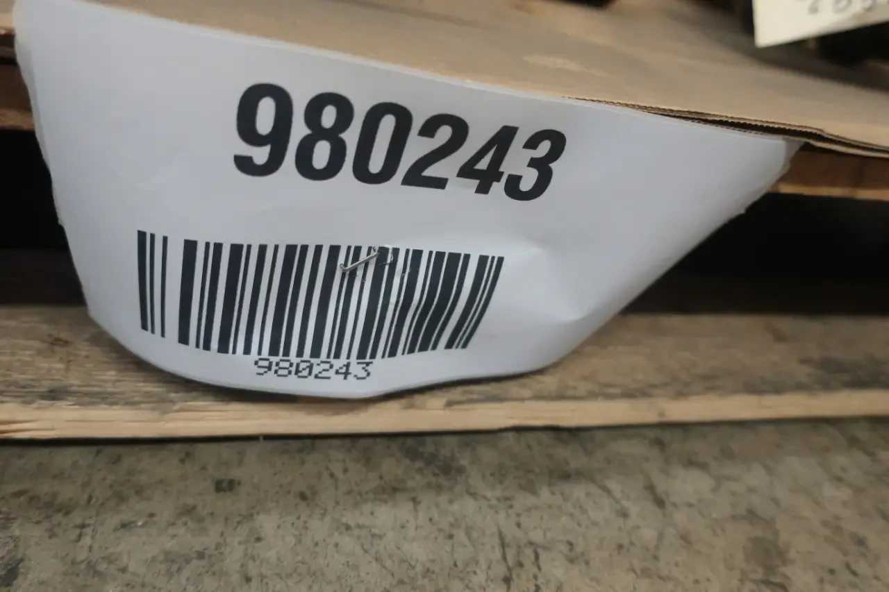 4 PALLETS OF ASSORTED VALVES - VALVES
