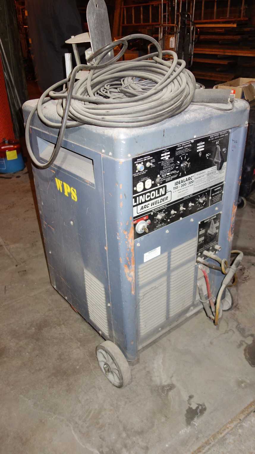 LINCOLN TIG-300/300 IDEALARC AC/DC VARIABLE VOLTAGE ARC WELDER - WELDING EQUIPMENT
