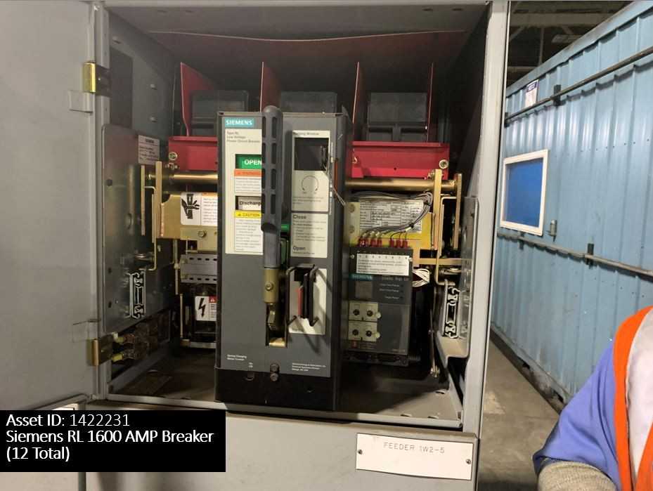 Siemens (1) RL 3200 Amp Breaker and (6) RL1600 Amp Breaker with Switch Gear - CIRCUIT BREAKERS