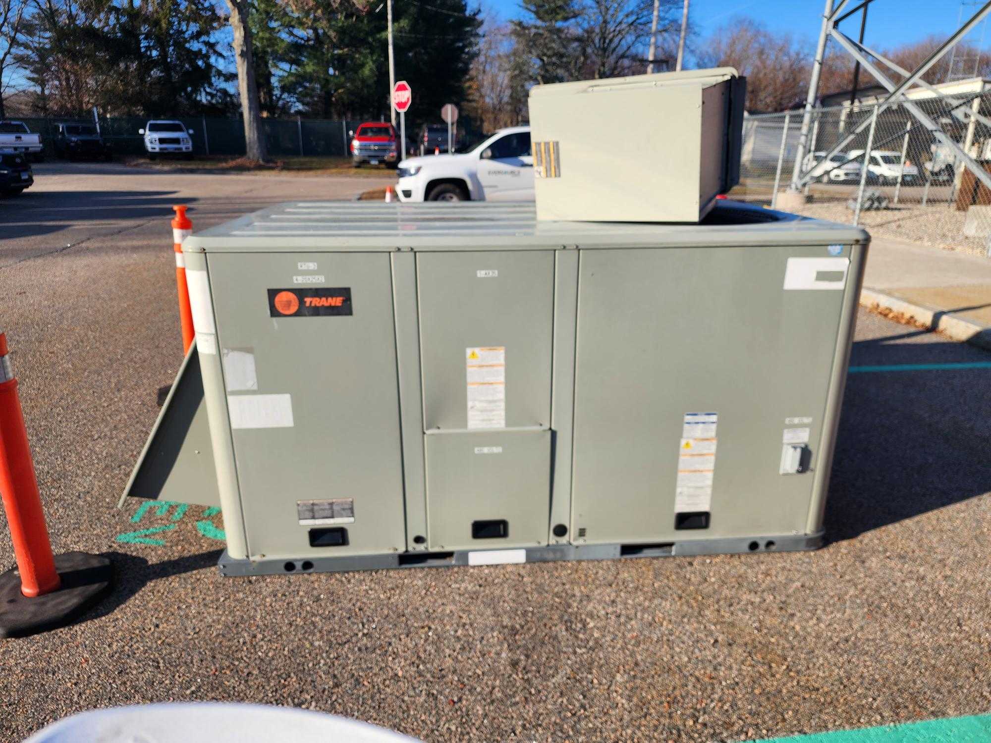 2014 Trane Roof Top Unit Heat Pump - HVAC EQUIPMENT
