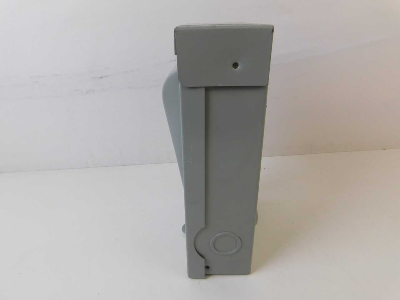 Quantity of 15x DPU222R Disconnect Switches - DISCONNECT SWITCHES