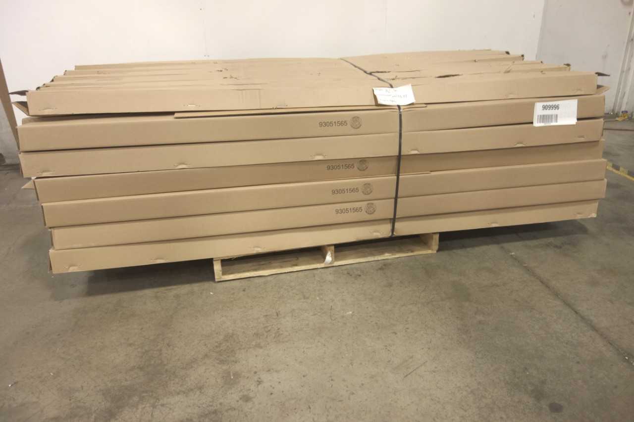 1 PALLET OF HUBBELL OPEN STRIPLIGHT LED LIGHT FIXTURES - LIGHTING