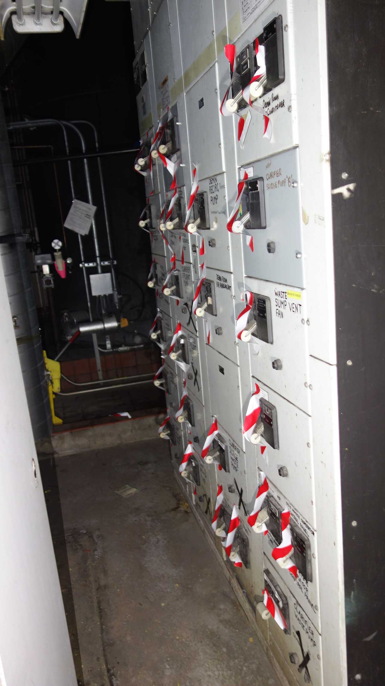 X4 VERTICAL SECTIONS OF WESTINGHOUSE MCC BUCKETS - MOTOR CONTROL CENTERS
