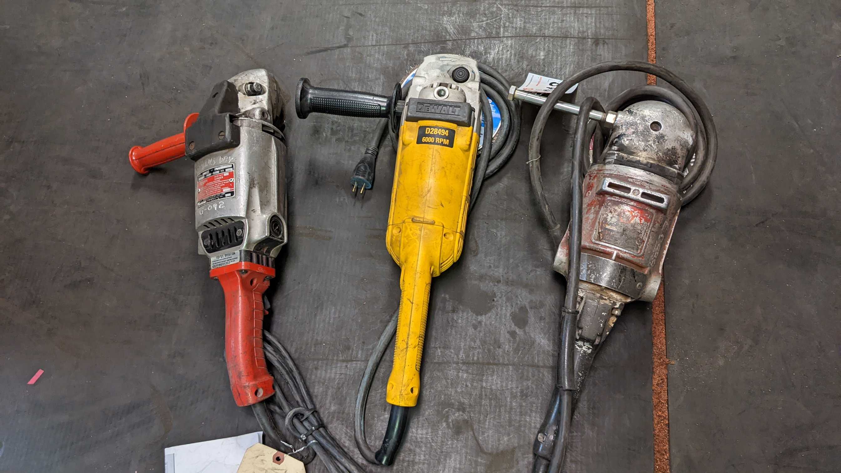 LOT OF 3 SANDERS - ELECTRIC POWER TOOLS