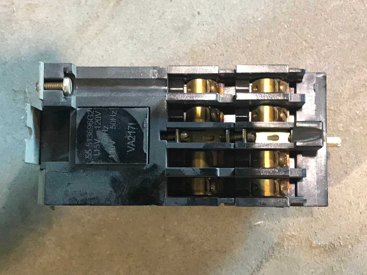 GE INDUSTRIAL RELAYS (QTY 8) - ELECTRICAL COMPONENTS