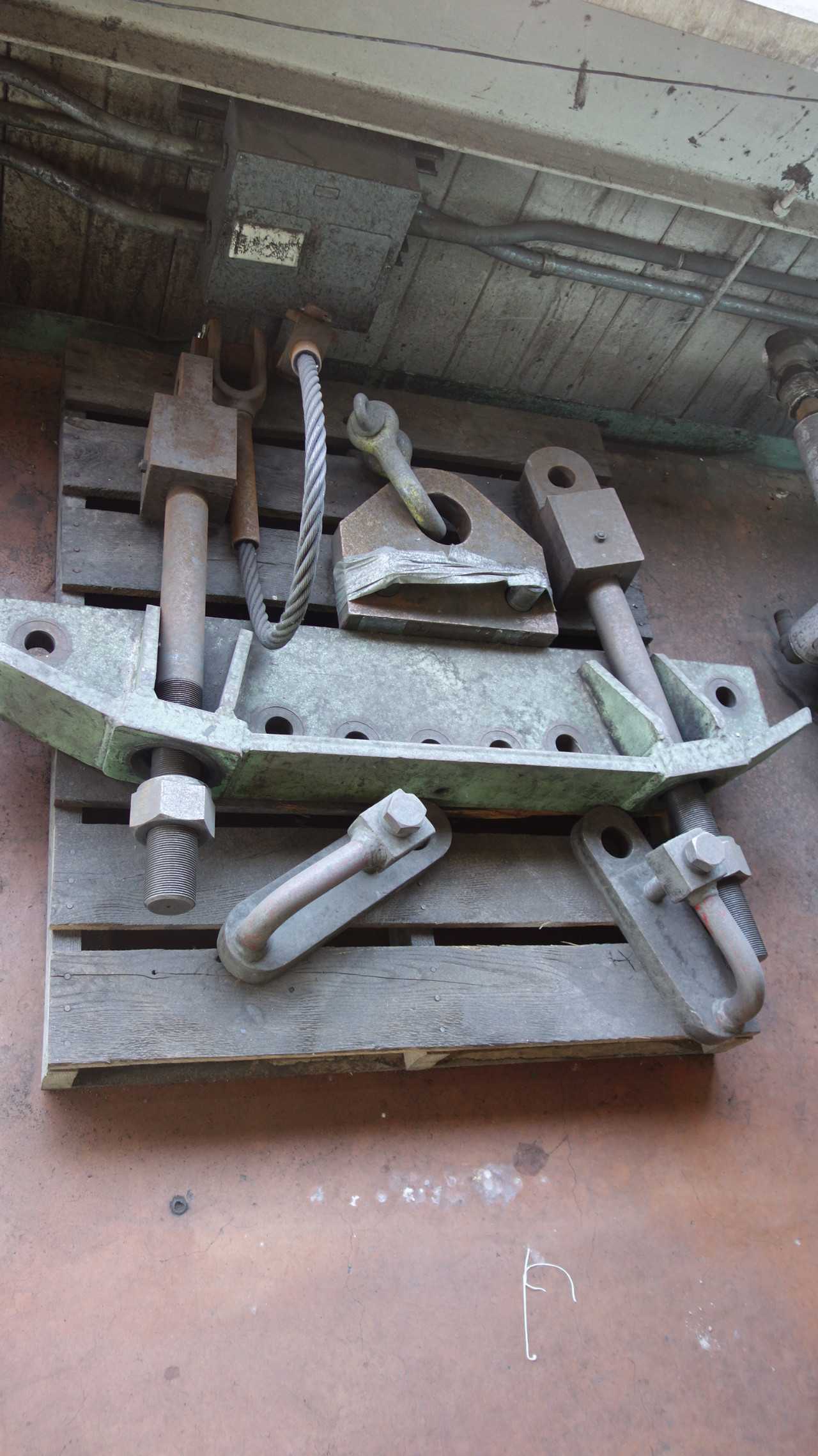 LOT OF ASSORTED RIGGING EQUIPMENT, TRANE HVAC, TOOLS - ELECTRIC POWER TOOLS