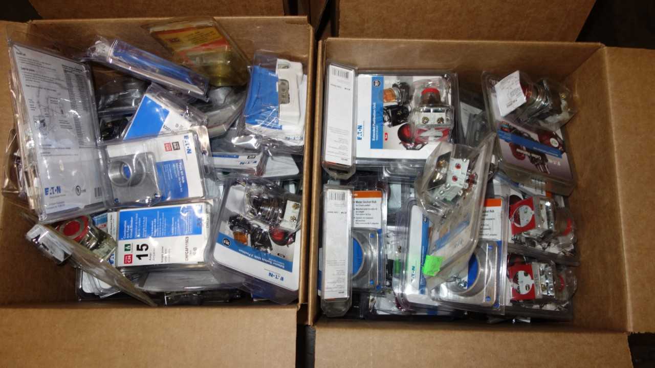 2 BOXES OF NEW EATON CUTLER HAMMER PUSHBUTTONS, SWITCHES - ELECTRICAL COMPONENTS