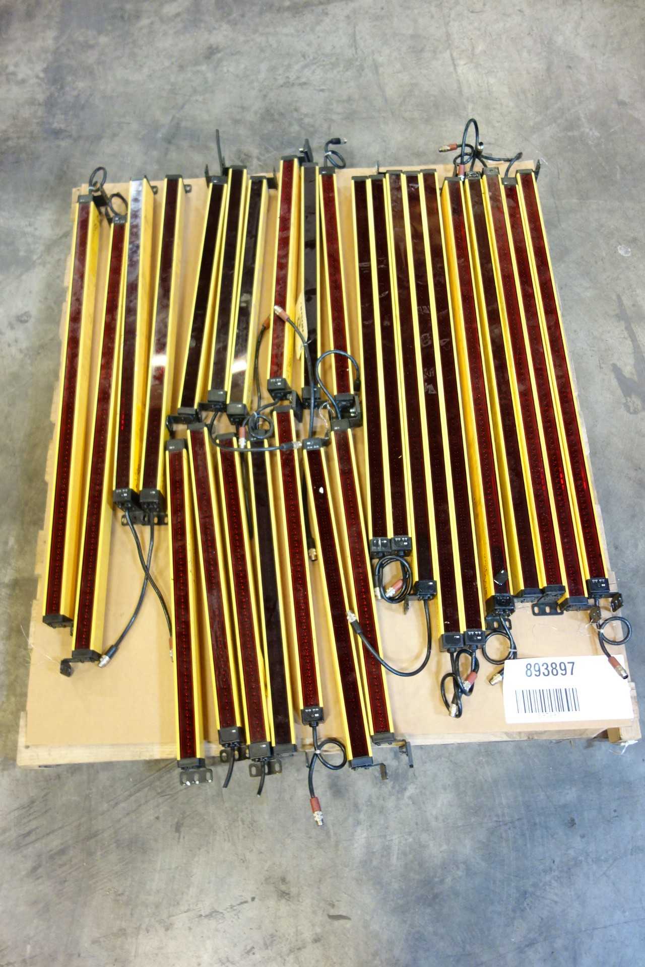 LOT OF ASSORTED STI LIGHT CURTAINS - LIGHTING