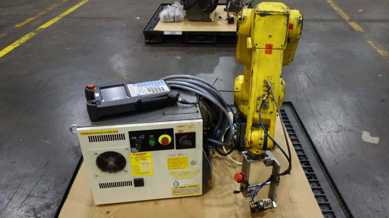 FANUC LR MATE 200ID/7L R-30IB LONG REACH ROBOT, A05B-2651-B021 CONTROLLER, A05B-2255-C105 TEACH PENDANT, A05B-1142-B301 TYPE - INDUSTRIAL ROBOTS