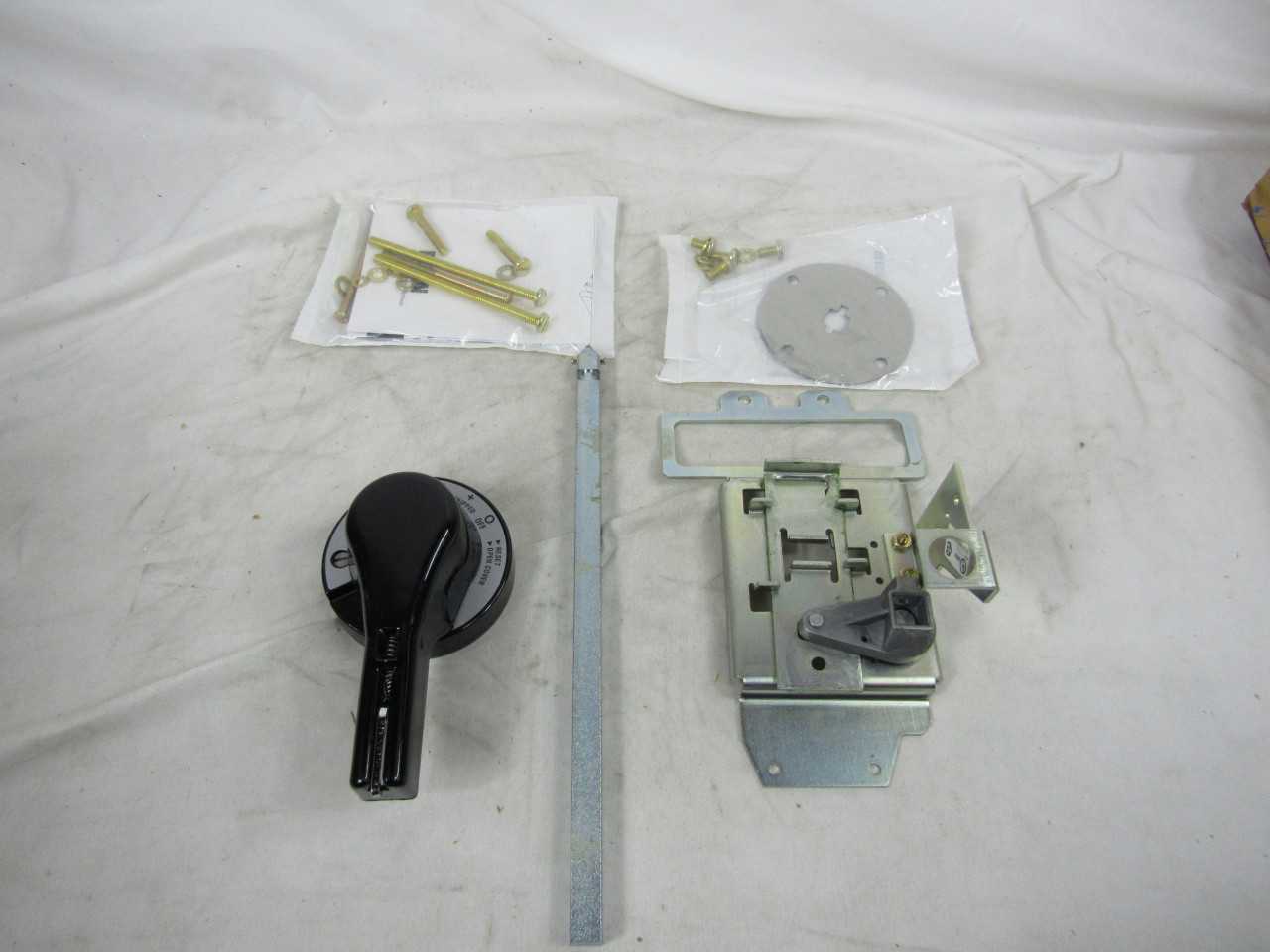 Quantity of 1 New Surplus Eaton HM3R12 Rotary Handle Kit - ELECTRICAL COMPONENTS