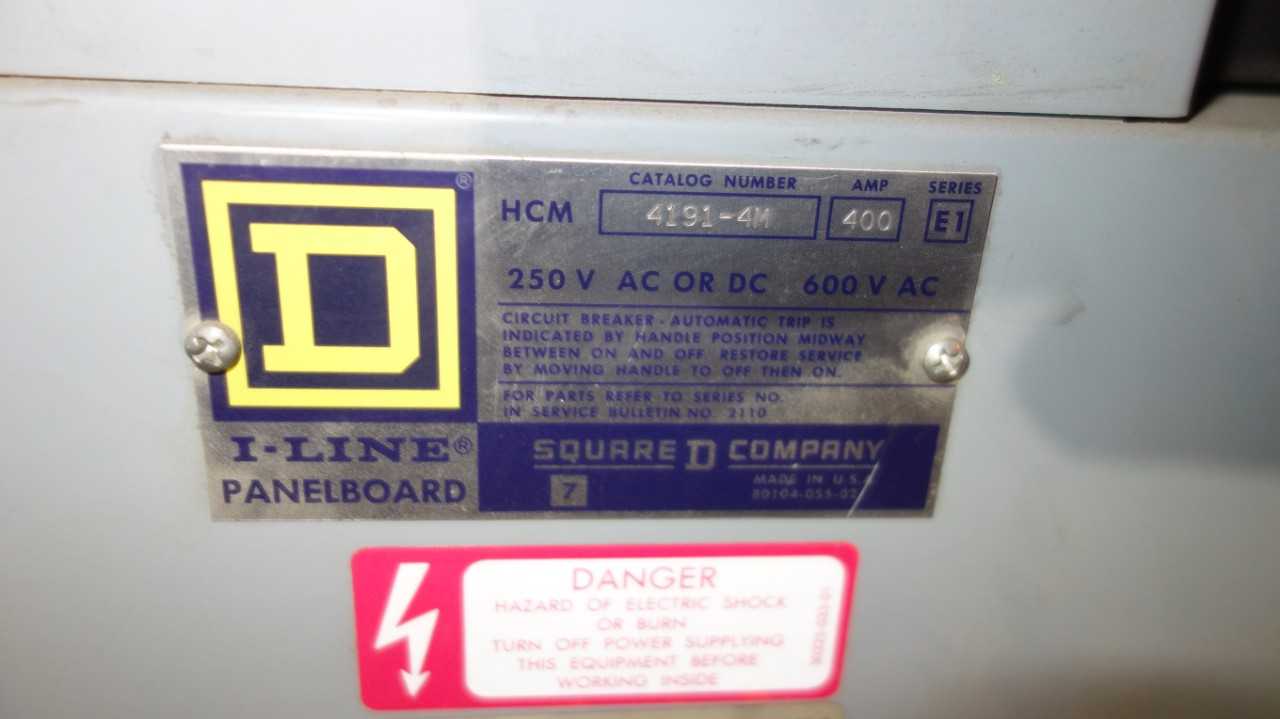 SQUARE D 4191-4M 400A 600V-AC I-LINE PANELBOARD CABINET W/ 8 BREAKERS - CIRCUIT BREAKERS