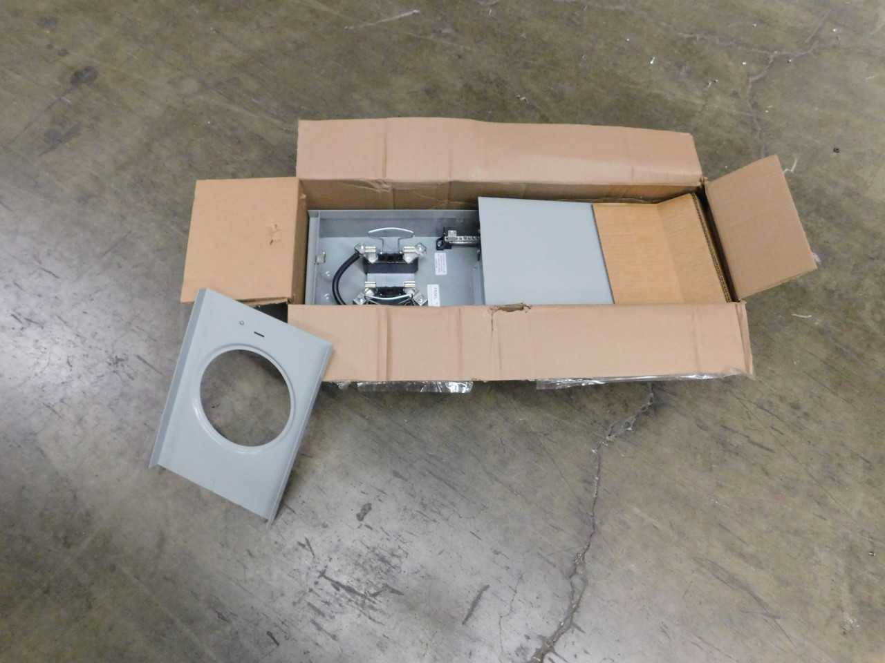 Lot of 1 Power Outlet Panel - ELECTRICAL COMPONENTS