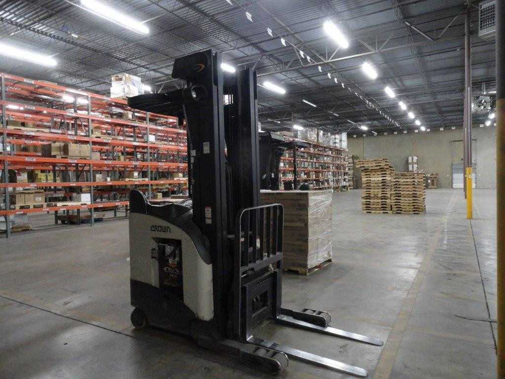 2005 CROWN REACH TRUCK, DENVER, CO - REACH TRUCKS