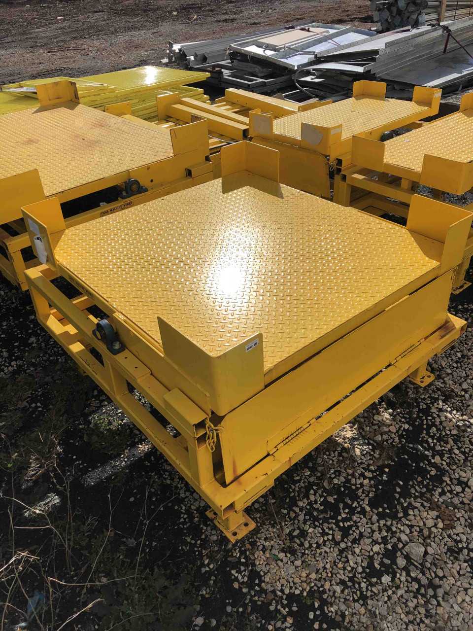 Davis Machine Works 48x48x25 Tilt Table - MATERIAL HANDLING