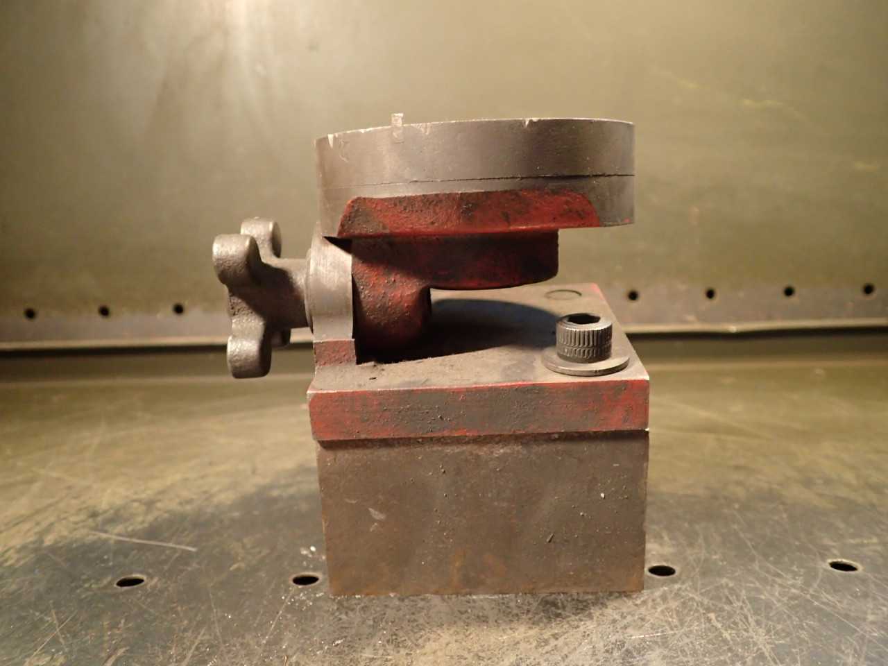 Geometric Style A Chaser Grinding Sharpening Fixture, Used In Good Condition - HOLEMAKING TOOLS