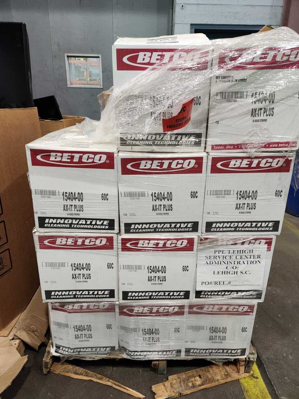 Betco floorcleaner. 38 cases, 4 gallons per case (all appear to have 4 jugs) - MISCELLANEOUS