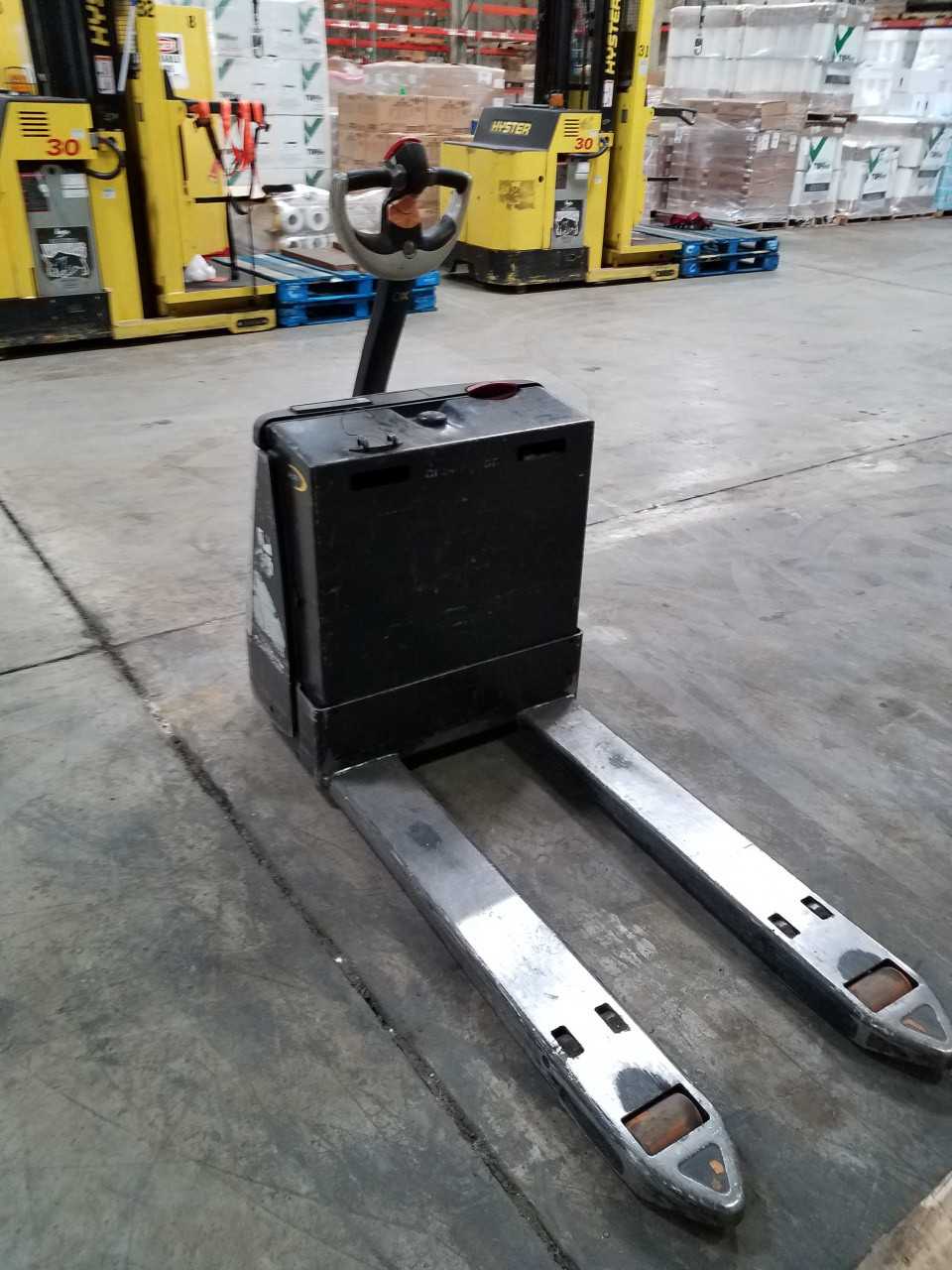 2011 Crown WP2335-45 walkie pallet jack Shreveport LA - MANUAL PALLET JACKS 2011 Crown WP2335-45 walkie pallet jack Shreveport LA - MANUAL PALLET JACKS
