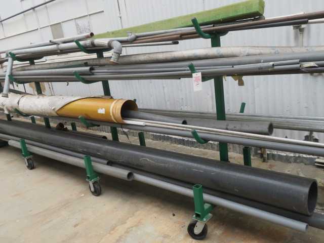 Steel Rack on Wheels and Content of all items in pictures (lot) - MISCELLANEOUS