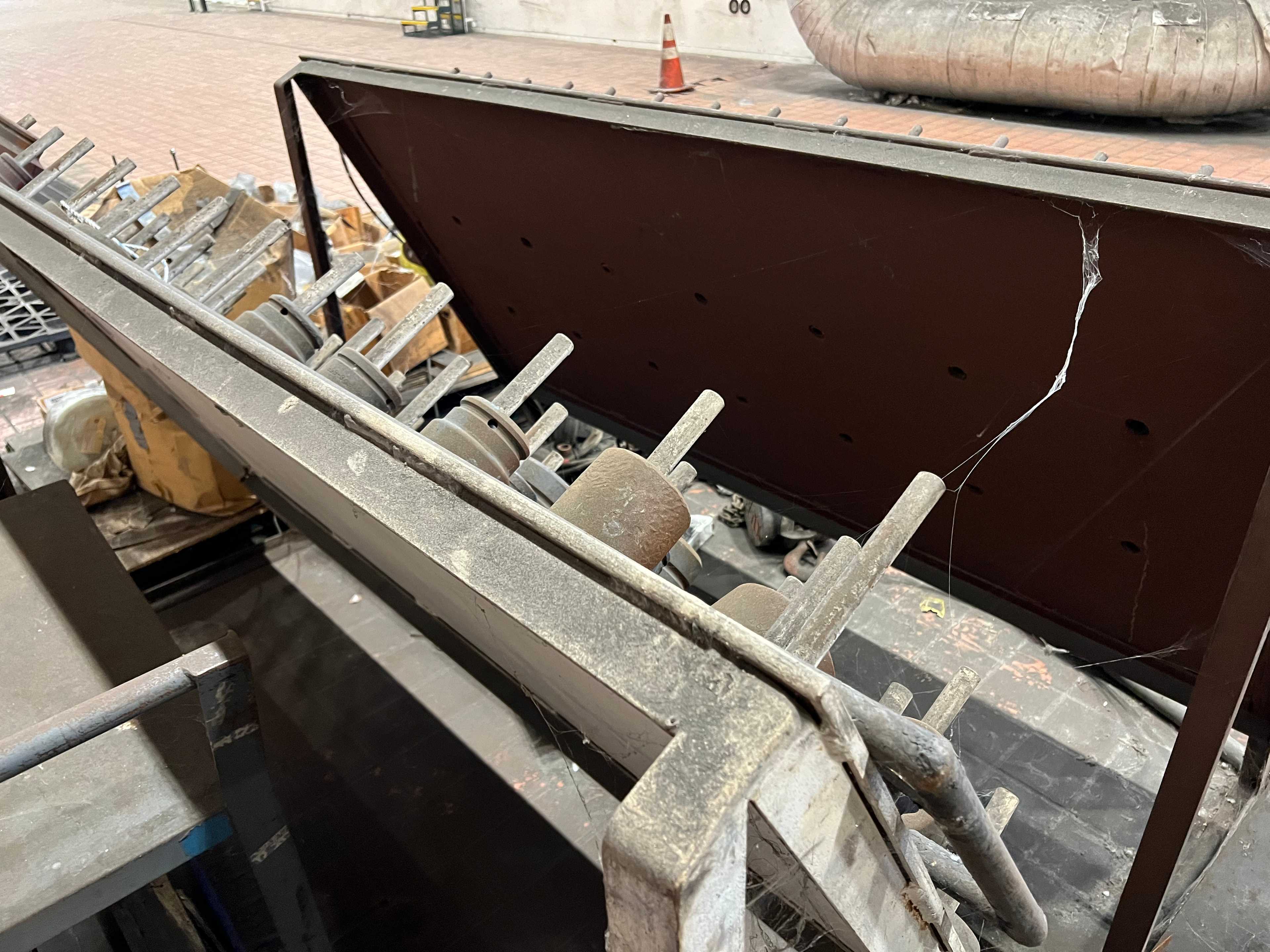 LOT OF TOOLING WITH RACKS - MACHINING ACCESSORIES & TOOLING