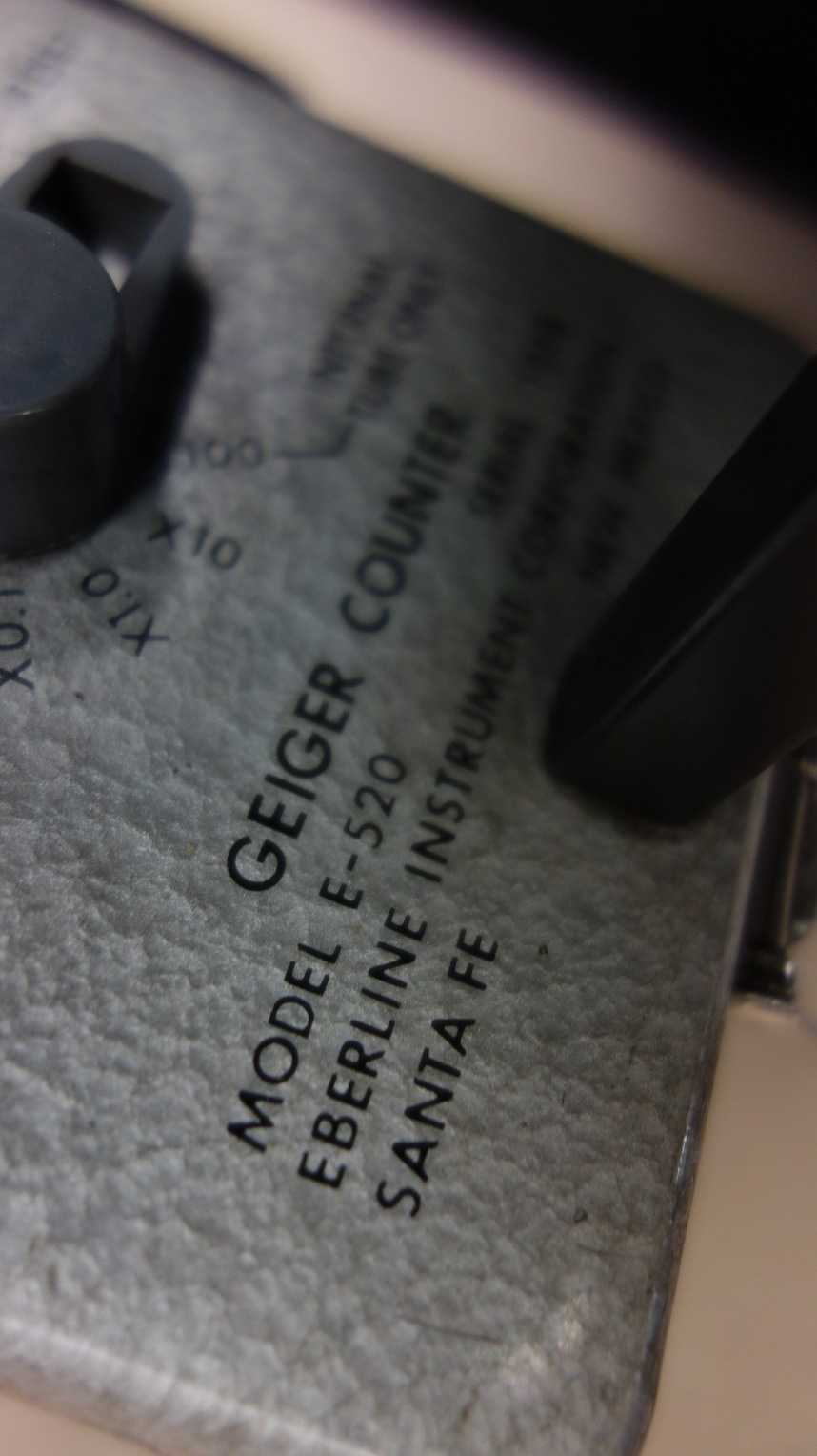 EBERLINE E-520 GEIGER COUNTER - ELECTRICAL TESTING EQUIPMENT