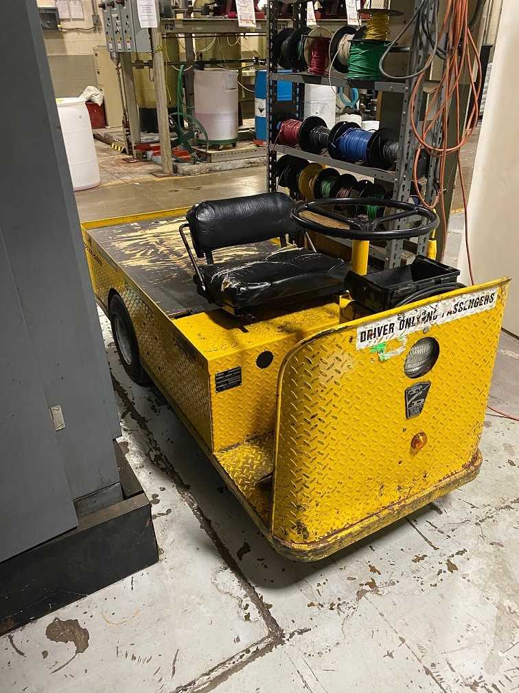 Taylor Dunn 3 Wheel Tugger - MATERIAL HANDLING Taylor Dunn 3 Wheel Tugger - MATERIAL HANDLING