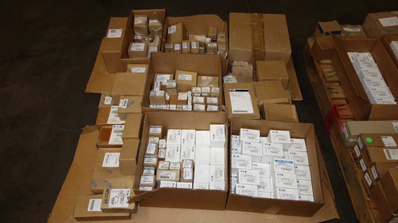 1 PALLET OF ASSORTED EATON ELECTRIC PARTS, CONTACTORS - ELECTRIC MOTORS