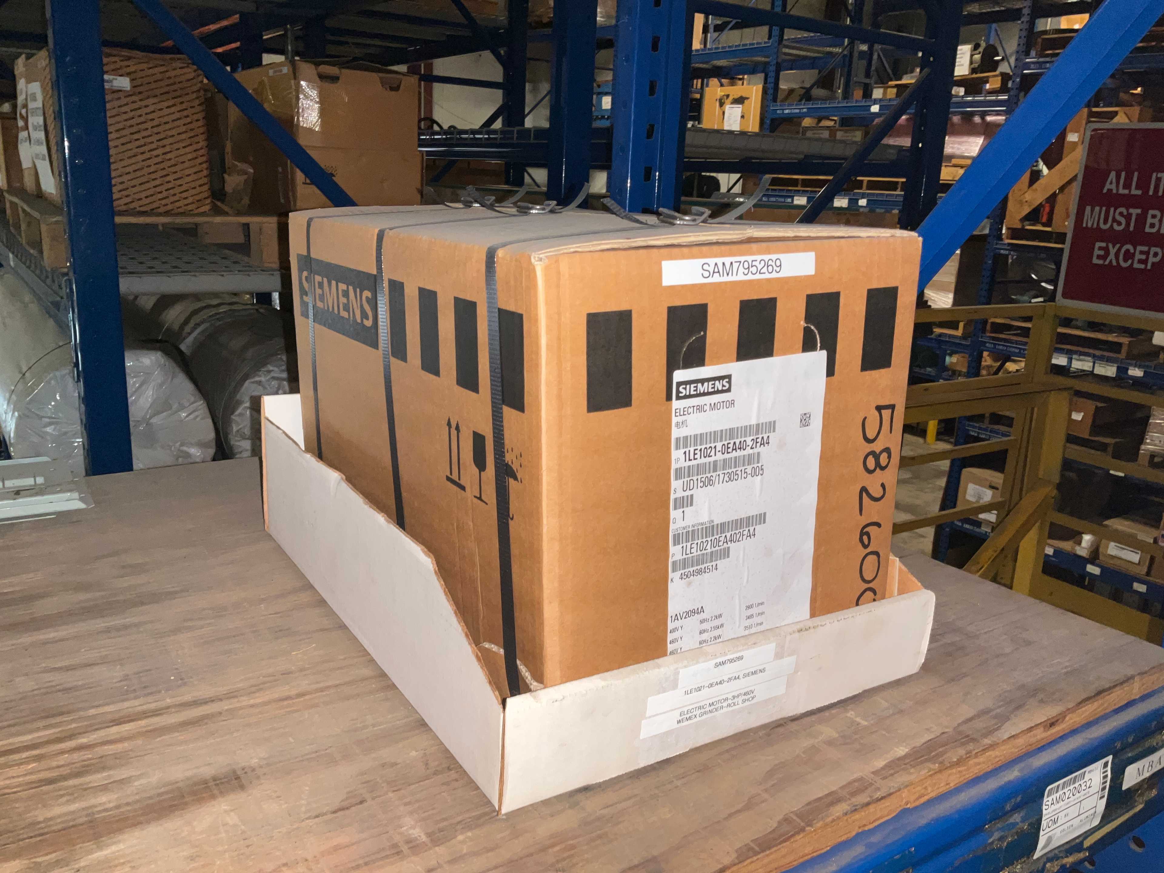 SIEMENS CORP 1LE1021-0EA40-2FA4 DC MOTOR - DC MOTOR