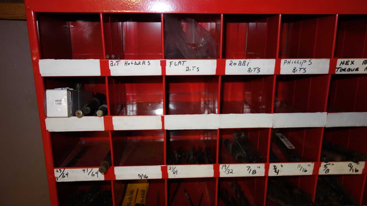 LOT OF ASSORTED DRILL BITS - ELECTRIC POWER TOOLS