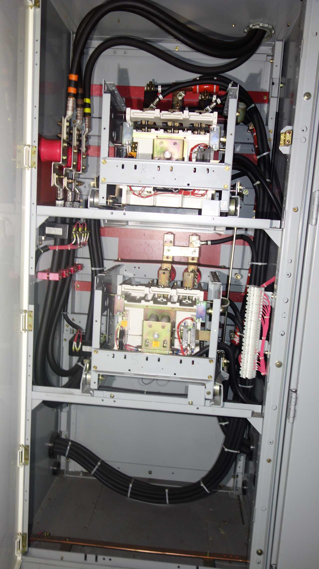 LOT OF 3 EATON SJA 720A 5KV-AC VACUUM AC CONTACTORS - CONTACTORS