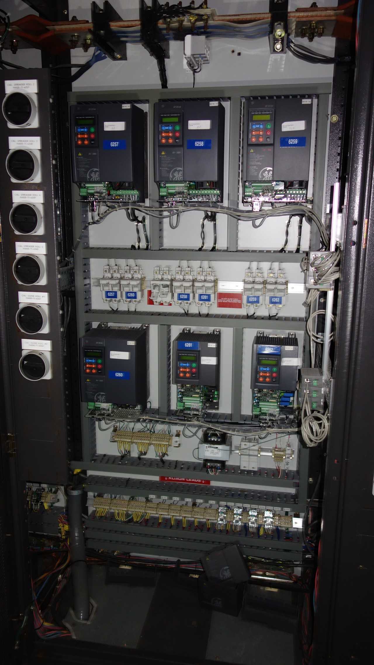 GE INNOVATION SERIES 3VVRJ607CI036 LV AC DRIVE CABINET - MOTOR DRIVES