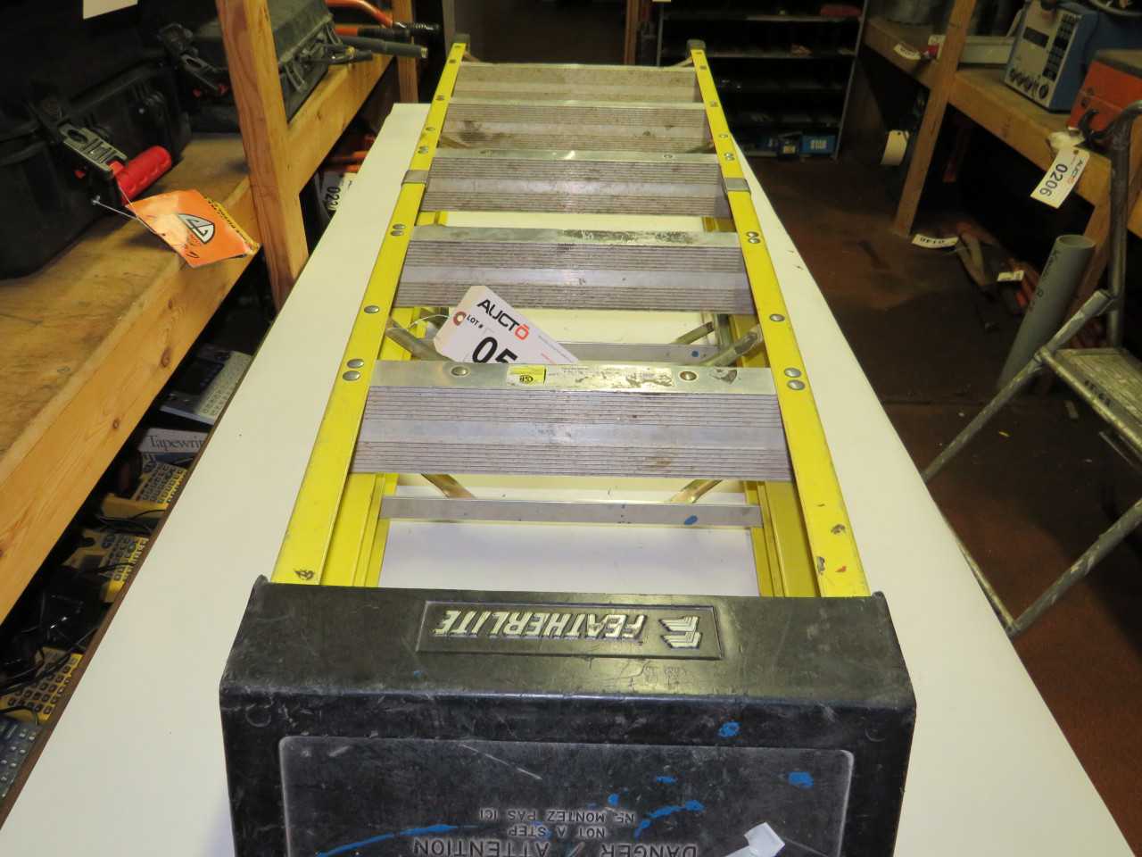 FEATHERLITE 6' YELLOW LADDER - ELECTRIC POWER TOOLS