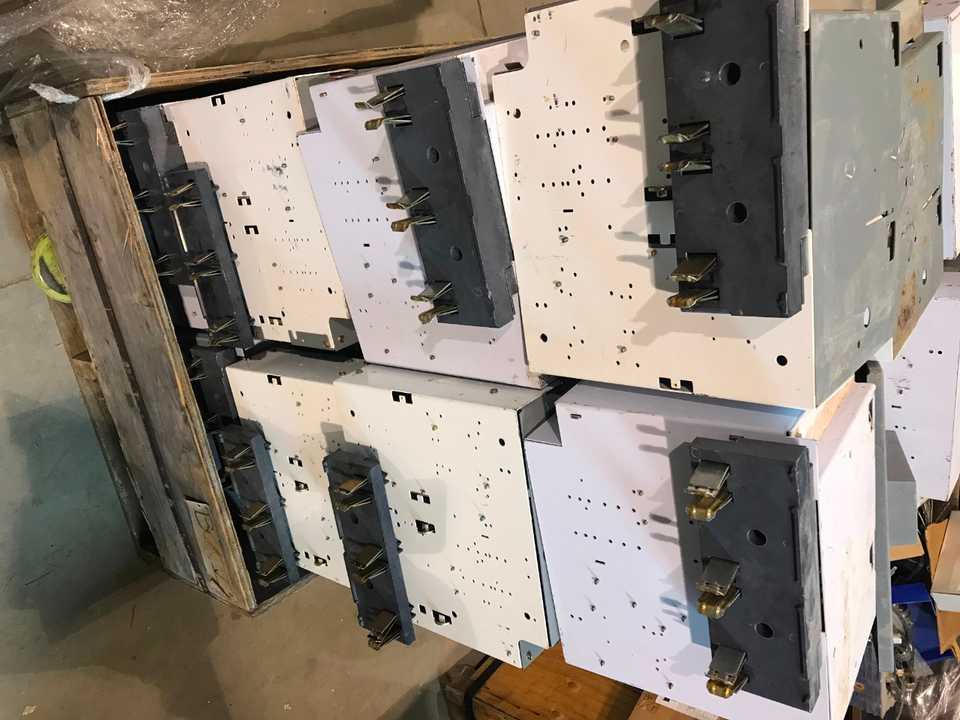 ALLEN BRADLEY MCC BUCKET SIZE 2 STARTER 50A BREAKER W/DOOR COVERS (QTY 24) - CIRCUIT BREAKERS