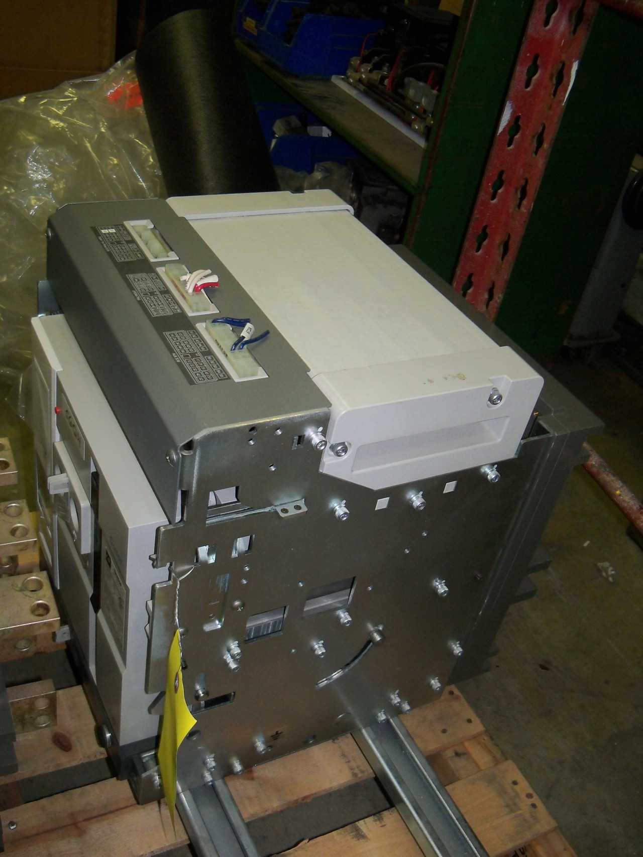 1600 Amp Circuit Breaker - CIRCUIT BREAKERS