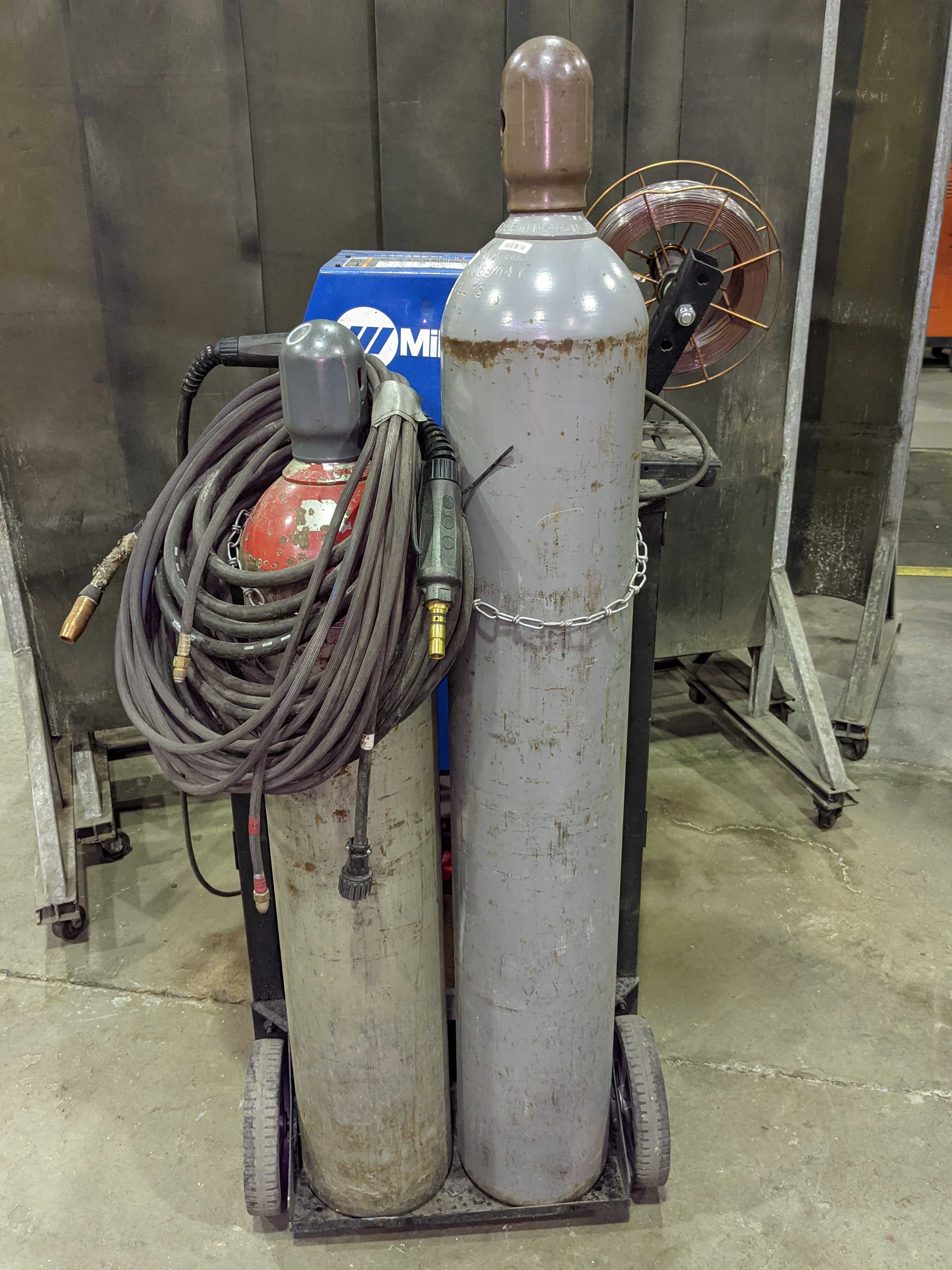 WELDER - WELDING EQUIPMENT