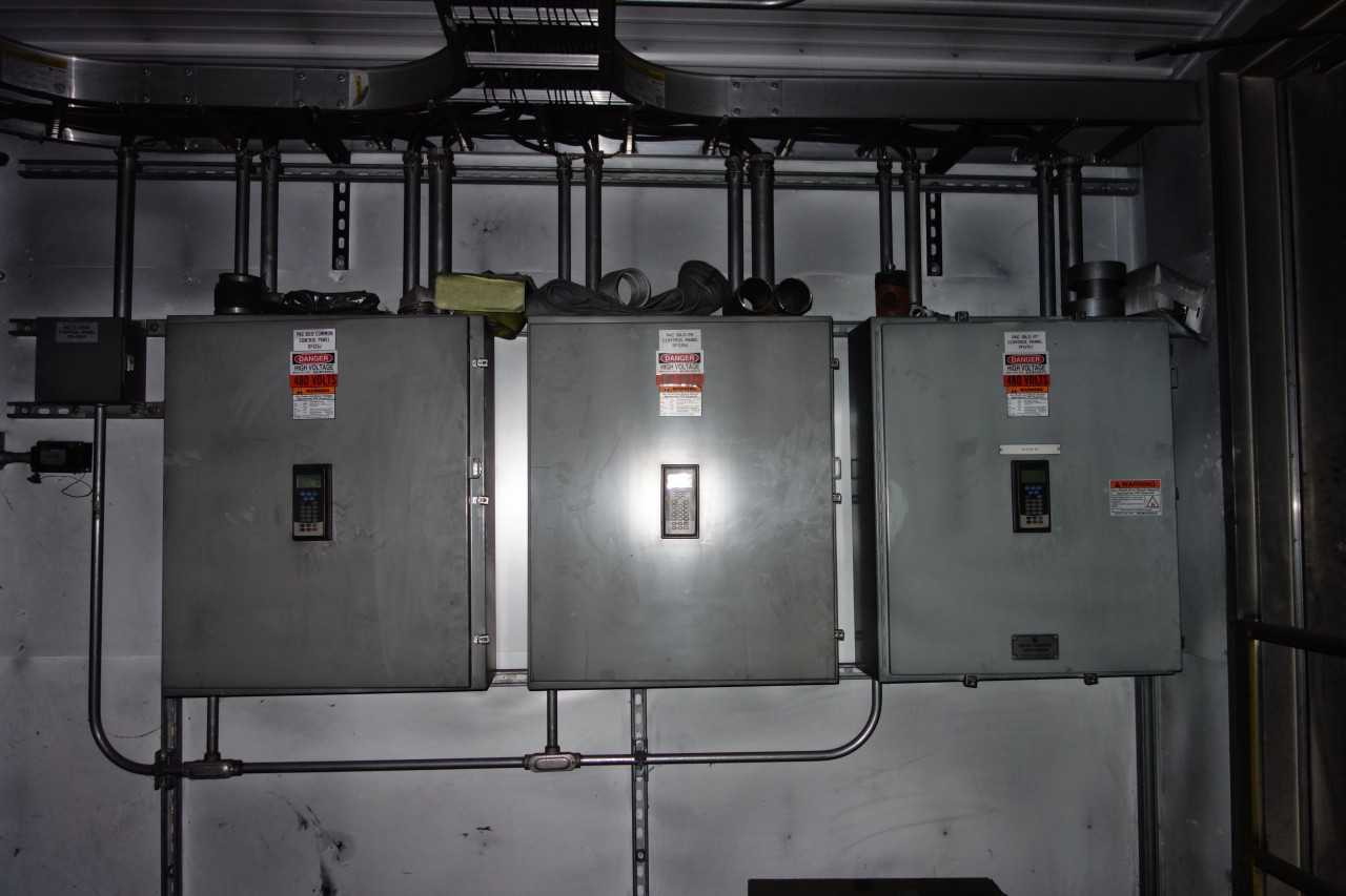 LOT OF 3 ELECTRICAL CONTROL CABINETS WITH CONTENTS ALLEN BRADLEY POWERFLEX 70 MOTOR DRIVES - MOTOR DRIVES
