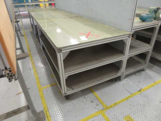 Long Work table on wheels - MISCELLANEOUS
