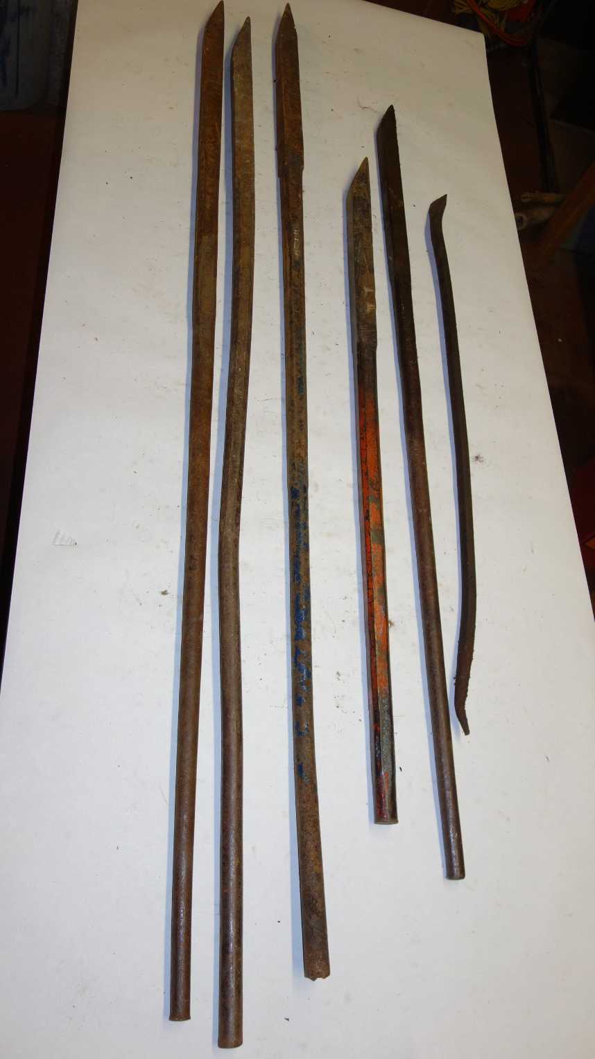 LOT OF 6 ASSORTED PRY BARS - HAND TOOLS