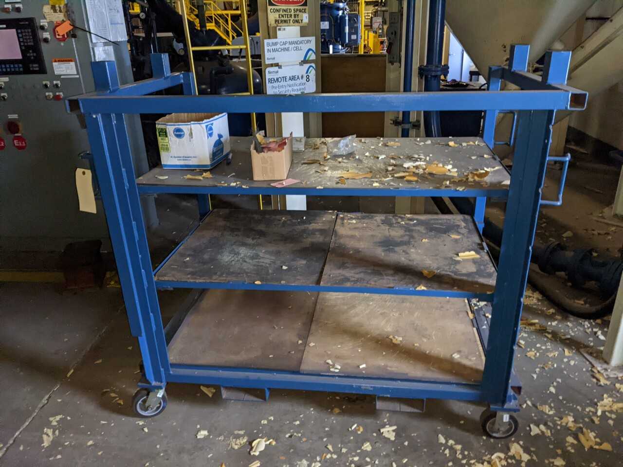 ROLLING 3 SHELF RACK - TOOL STORAGE