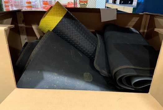 Lot of Floor Mats - Various Sizes - MATERIAL HANDLING