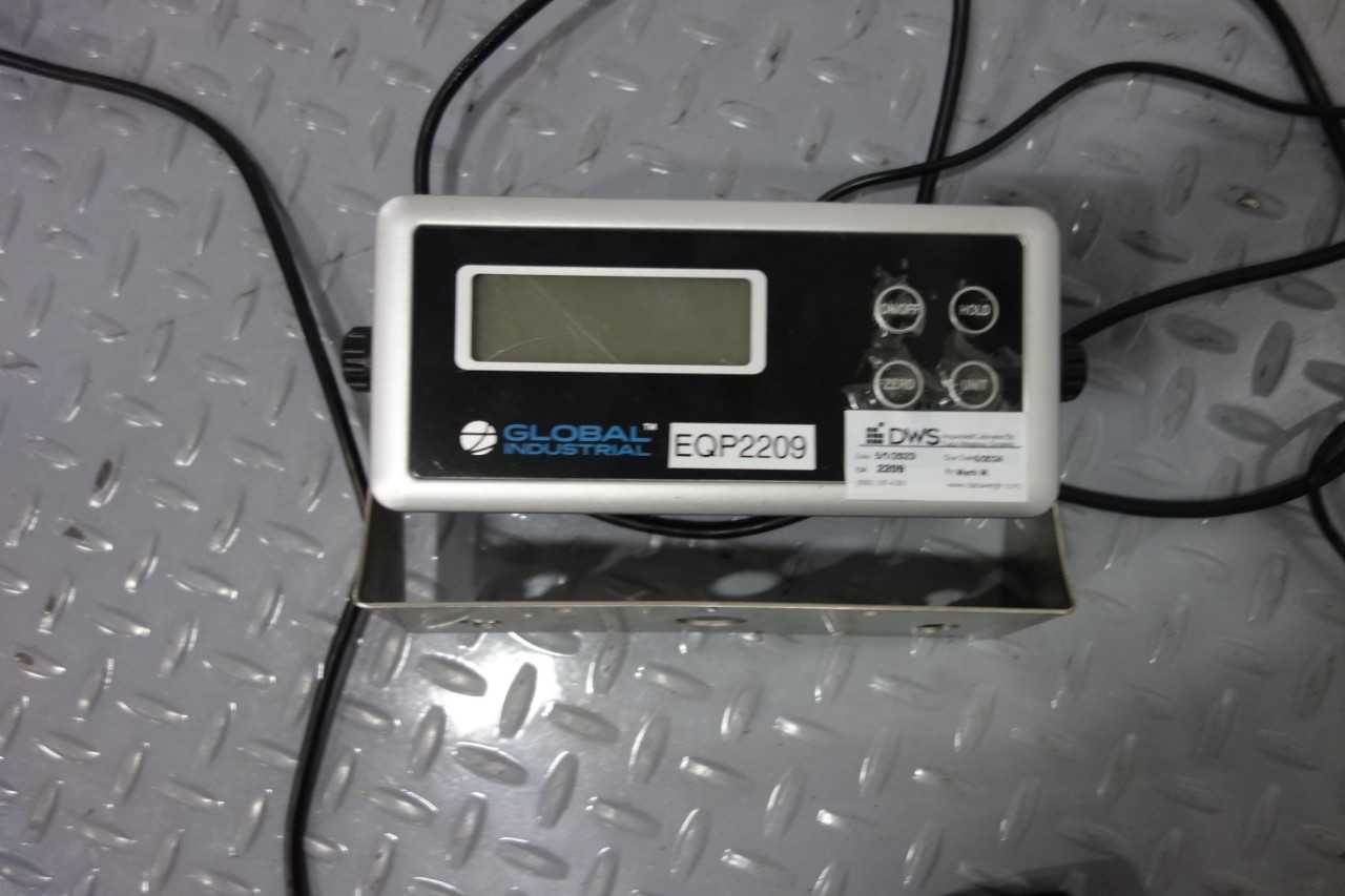 GLOBAL PALLET SCALE WITH INDICATOR AND BRECKNELL FLOOR SCALE WITH RAMP - SCALES