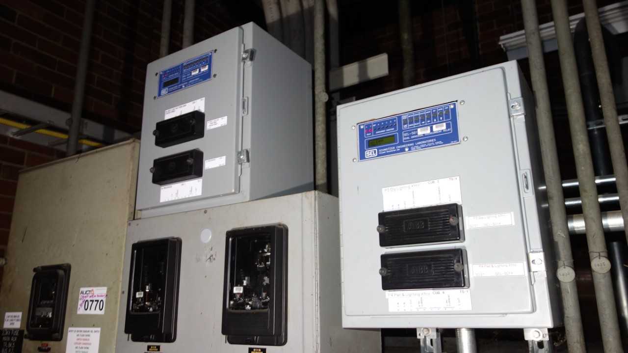 LOT OF 8 SEL SEL-501 DUAL UNIVERSAL OVERCURRENT RELAY CONTROL PANEL (DELAYED REMOVAL) - AUTOMATION & CONTROLS