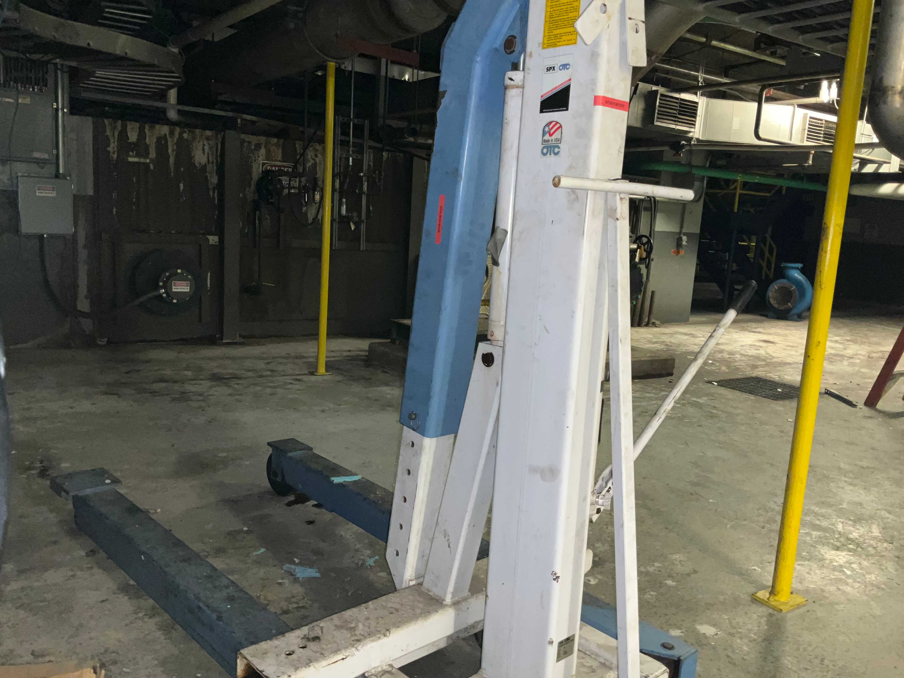 OTC A HOIST - MATERIAL HANDLING