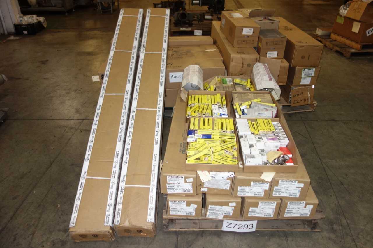 3 PALLETS OF ASSORTED LIGHTBULBS FLOURESCENT, GE - LIGHTING